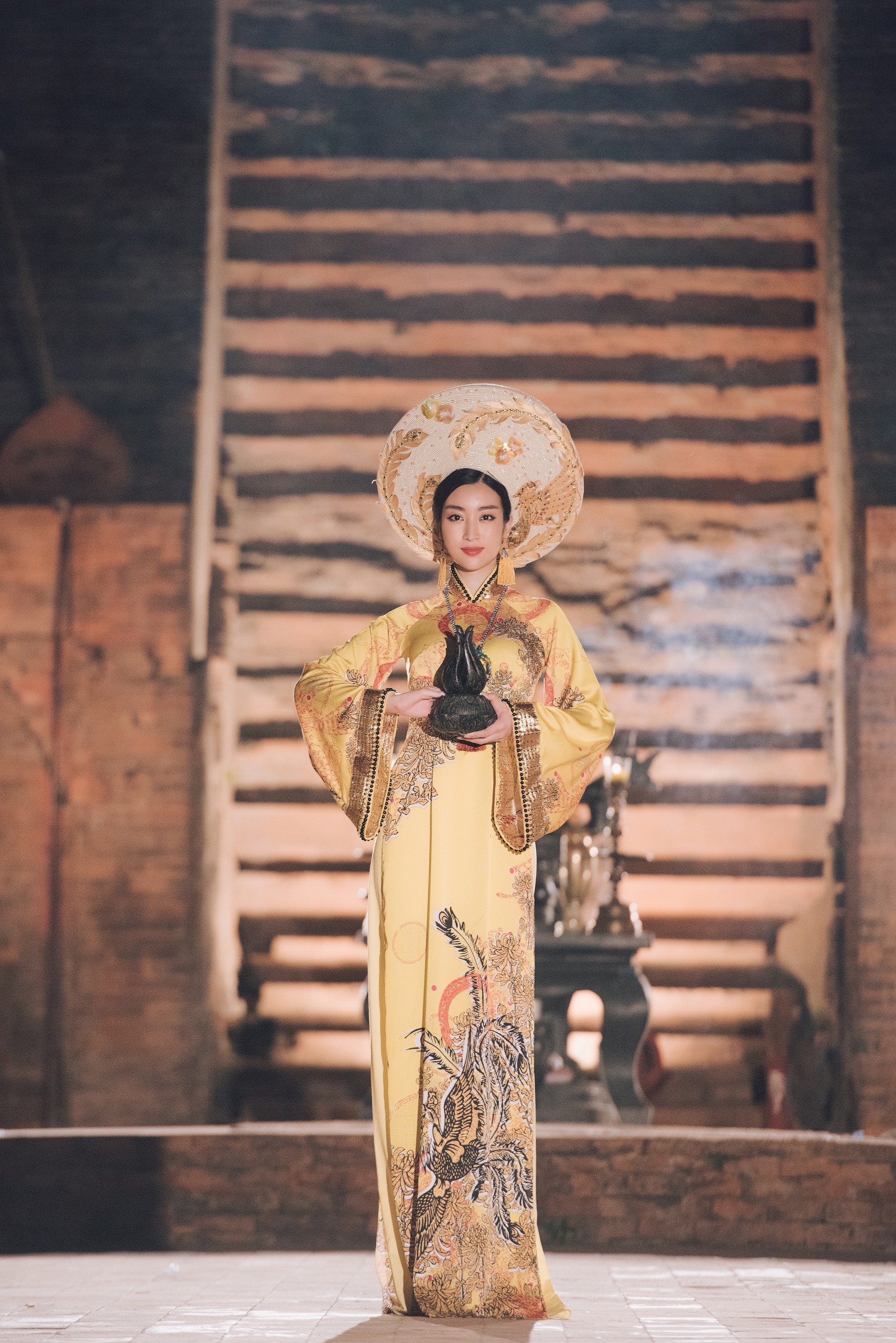 Đỗ Mỹ Linh trở thành đại sứ lễ hội Trầm hương Khánh Hòa - Ảnh 4. Đỗ Mỹ Linh trở thành đại sứ lễ hội Trầm hương Khánh Hòa - Ảnh 4.