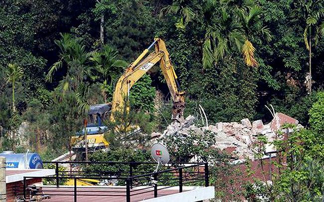 Cưỡng chế đất rừng Sóc Sơn: Vì sao nhà Mỹ Linh, phủ Thành Chương bình an? - Ảnh 2. Cưỡng chế đất rừng Sóc Sơn: Vì sao nhà Mỹ Linh, phủ Thành Chương bình an? - Ảnh 2.