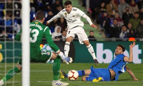 Real kém Barca 15 điểm - Ảnh 1.