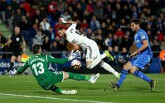 Real kém Barca 15 điểm