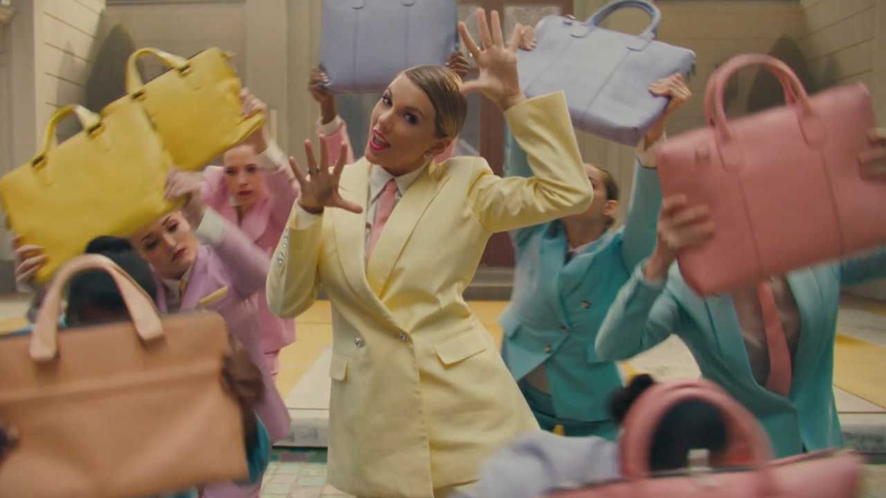 Taylor Swift biến thành bướm trong MV Me! - Ảnh 6.