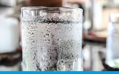 Tác hại khôn lường khi uống nước lạnh ngày nóng