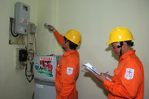 Nắng nóng đỉnh điểm, người Sài Gòn xài hết 90 triệu kWh điện trong một ngày, tháng 5 sẽ đóng tiền nhiều hơn nữa - Ảnh 1.