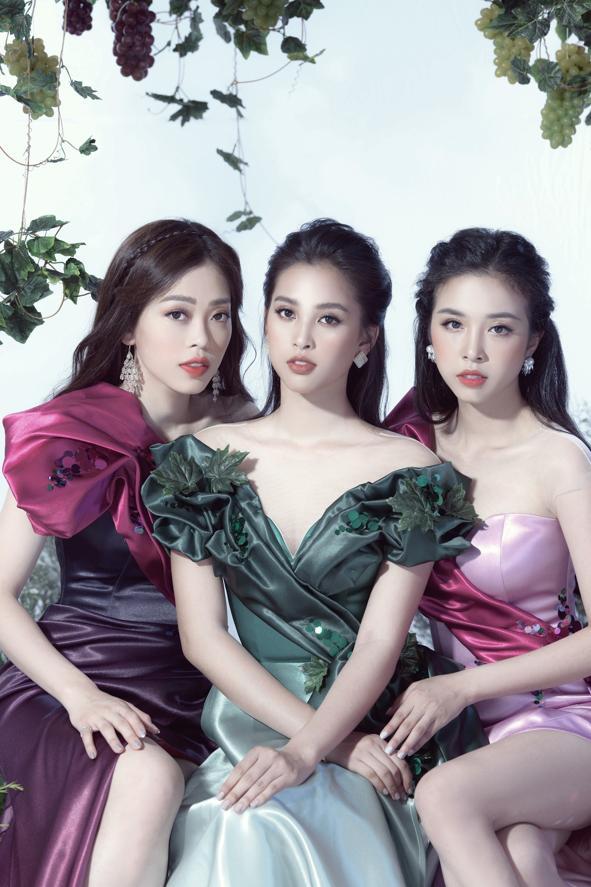 Tiểu Vy, Phương Nga, Thúy An hóa thân thành những nữ thần nho - Ảnh 10.