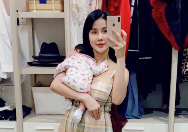 Diệp Lâm Anh mang bầu chỉ sau 5 tháng sinh con gái đầu lòng - Ảnh 1. Diệp Lâm Anh mang bầu chỉ sau 5 tháng sinh con gái đầu lòng - Ảnh 1.