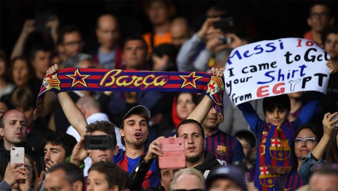 Messi nâng Cup La Liga lần đầu tiên với tư cách thủ quân - Ảnh 7. Messi nâng Cup La Liga lần đầu tiên với tư cách thủ quân - Ảnh 7.