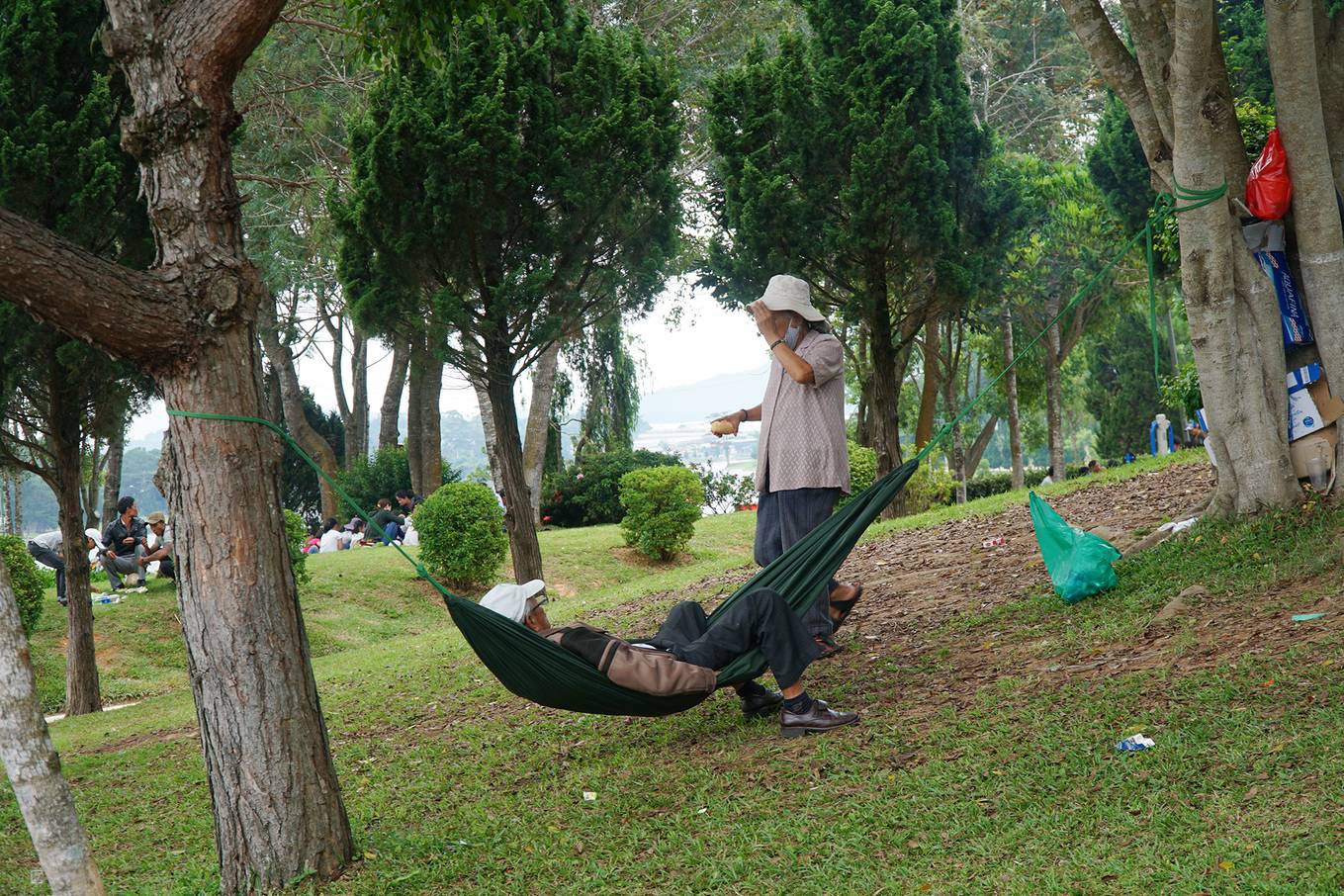 Du khách đổ về Đà Lạt chơi lễ 30/4, giao thông kẹt cứng - Ảnh 8. Du khách đổ về Đà Lạt chơi lễ 30/4, giao thông kẹt cứng - Ảnh 8.