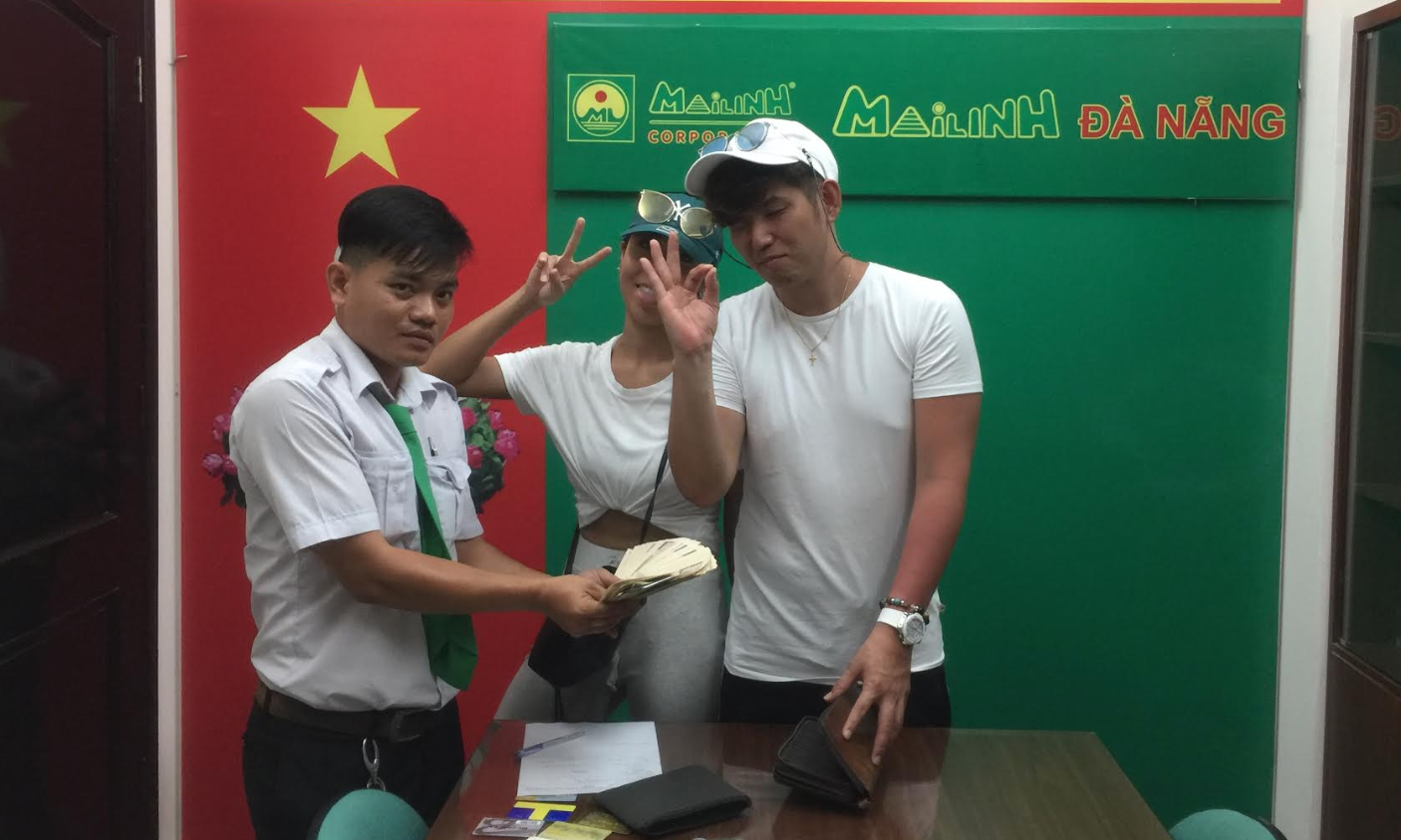 Tài xế taxi ở Đà Nẵng trả lại 932.000 yên Nhật cho hai khách du lịch bỏ quên - Ảnh 1. Tài xế taxi ở Đà Nẵng trả lại 932.000 yên Nhật cho hai khách du lịch bỏ quên - Ảnh 1.