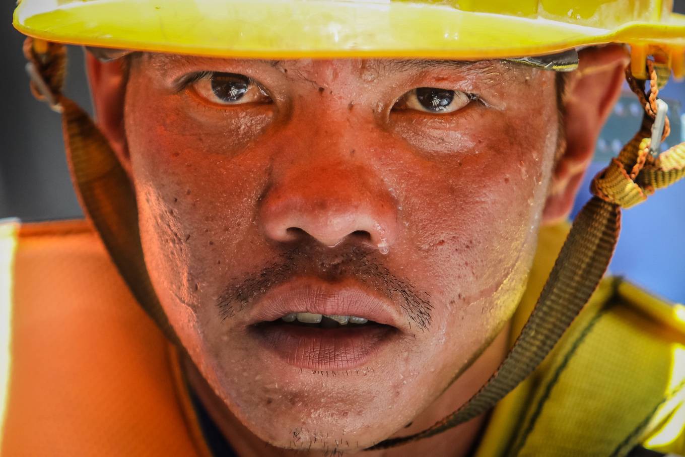 Công nhân metro Sài Gòn phơi mình thi công dưới nắng nóng - Ảnh 6. Công nhân metro Sài Gòn phơi mình thi công dưới nắng nóng - Ảnh 6.