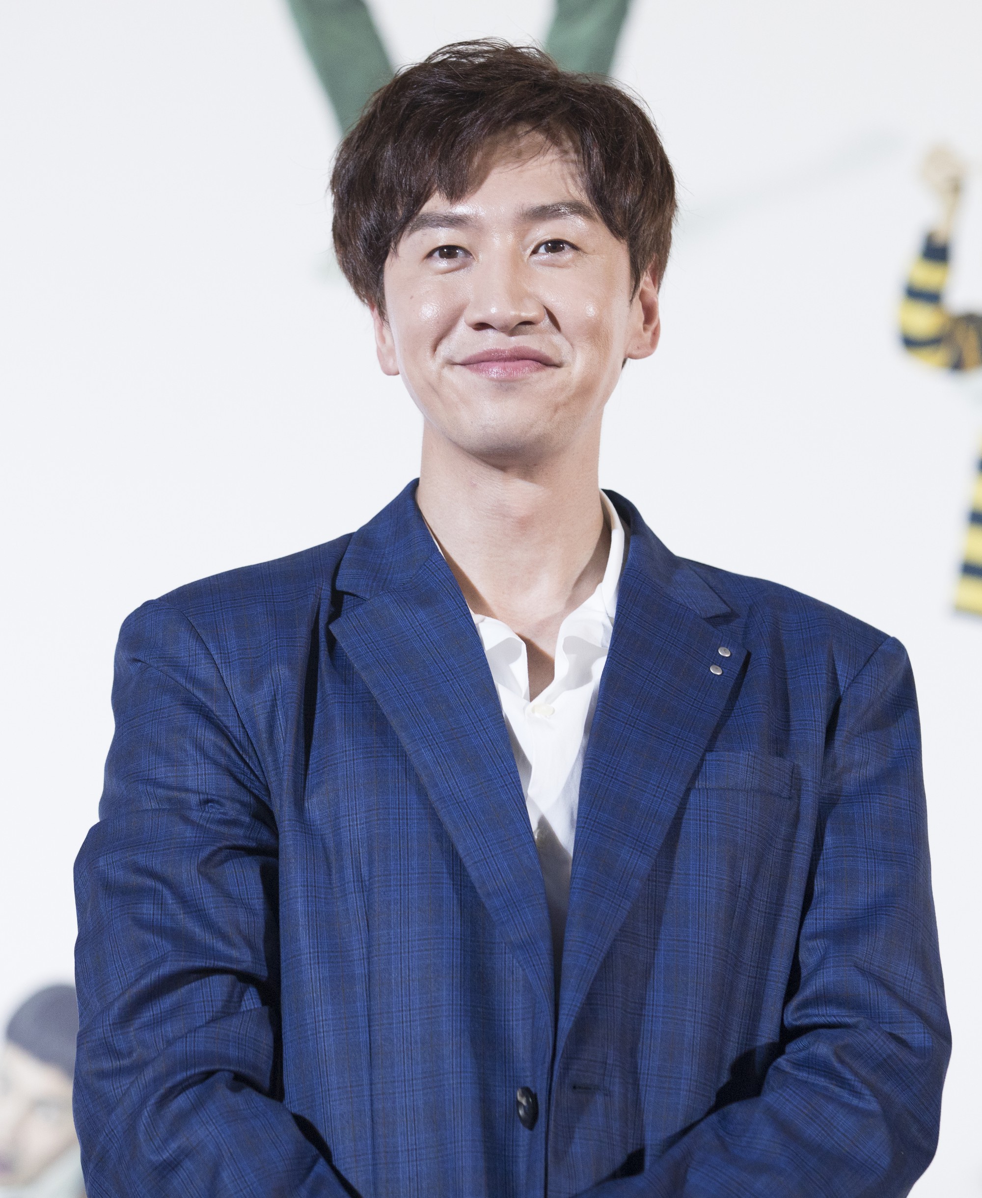 Trấn Thành phấn khích khi hội ngộ Running Man Hàn Quốc Lee Kwang Soo tại Việt Nam - Ảnh 1. Trấn Thành phấn khích khi hội ngộ Running Man Hàn Quốc Lee Kwang Soo tại Việt Nam - Ảnh 1.