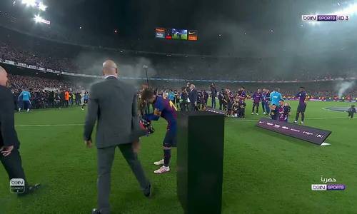 Messi ghi bàn giúp Barca vô địch sớm ba vòng - Ảnh 3. Messi ghi bàn giúp Barca vô địch sớm ba vòng - Ảnh 3.