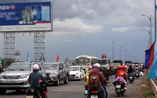 Đường về miền Tây ken cứng, xế hộp xếp hàng 2 tiếng chờ qua cầu