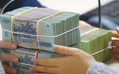 EVN giải thích việc mang hơn 42.000 tỉ gửi ngân hàng lãi suất thấp trong khi đang nợ hơn 100.000 tỉ đồng