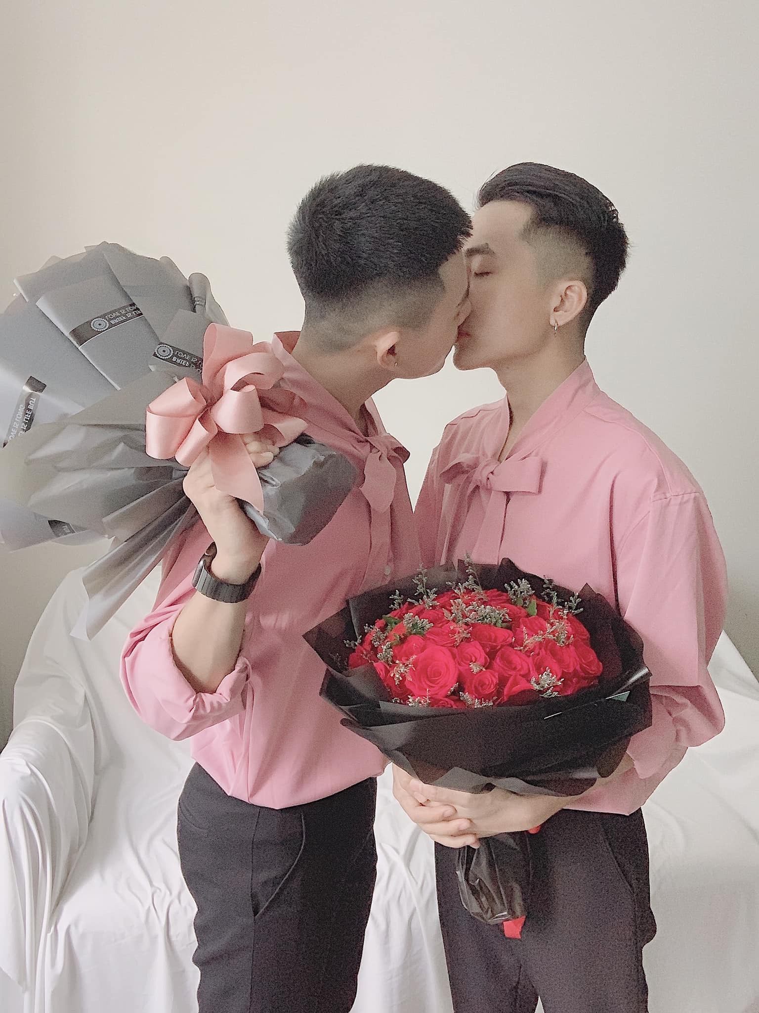 Chàng LGBT điển trai - Sơn Hồng Phạm: Khi chưa come out thì có bạn nữ tỏ tình với mình - Ảnh 5. Chàng LGBT điển trai - Sơn Hồng Phạm: Khi chưa come out thì có bạn nữ tỏ tình với mình - Ảnh 5.