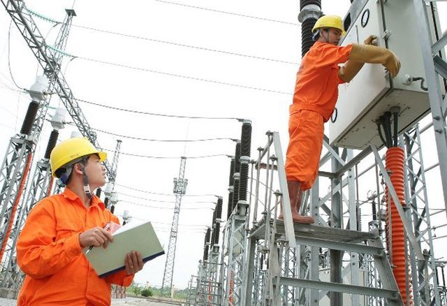 EVN giải thích việc mang hơn 42.000 tỉ gửi ngân hàng lãi suất thấp trong khi đang nợ hơn 100.000 tỉ đồng - Ảnh 1. EVN giải thích việc mang hơn 42.000 tỉ gửi ngân hàng lãi suất thấp trong khi đang nợ hơn 100.000 tỉ đồng - Ảnh 1.