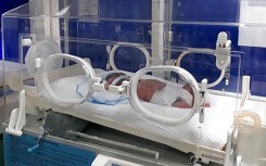 Nữ sinh ở Quảng Bình tự đẻ con rồi vứt vào nhà vệ sinh