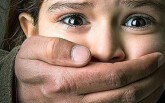 Những biểu hiện của kẻ ấu dâm, phụ huynh nên nắm rõ để bảo vệ con trẻ