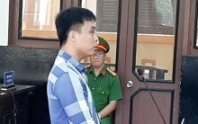 Kẻ giết 3 người muốn được tuyên tử hình, xin hát bài Éo le cuộc tình