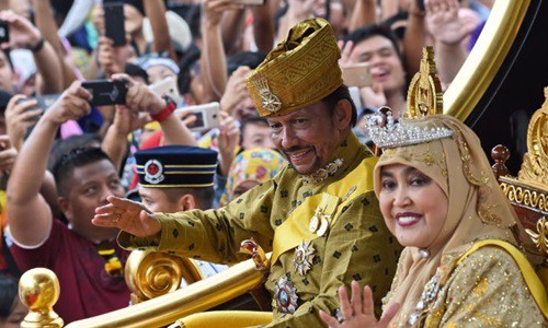 Người đồng tính Brunei đào tẩu vì sợ bị ném đá đến chết - Ảnh 2.