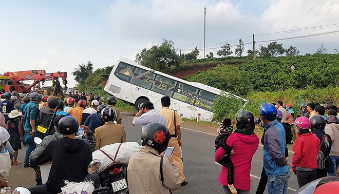 Nghi can cầm đầu nhóm côn đồ chặn ô tô chém người ra đầu thú - Ảnh 2.