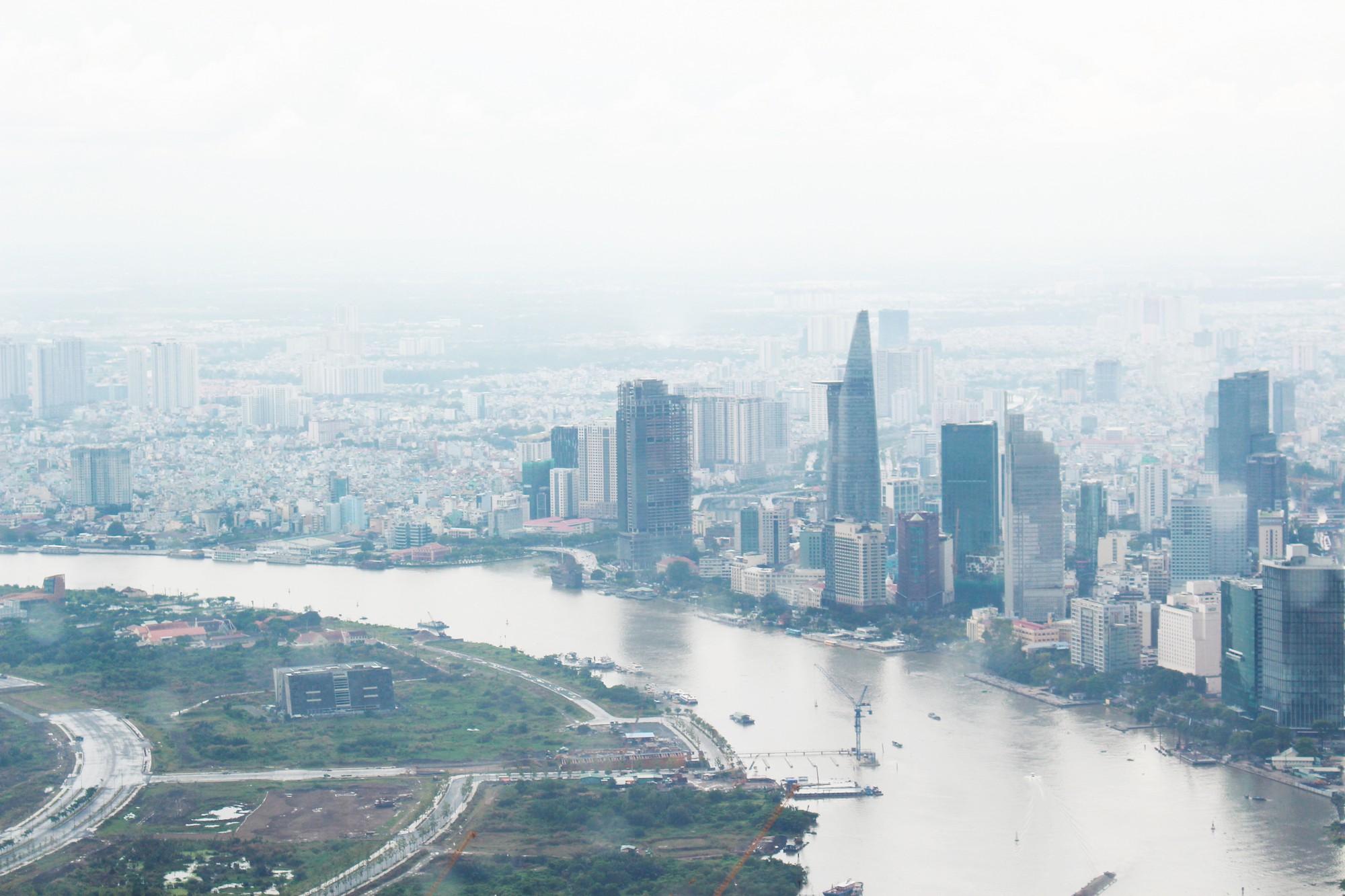 4 hướng Sài Gòn nhìn từ đỉnh Landmark 81 - toà nhà cao nhất Việt Nam - Ảnh 2. 4 hướng Sài Gòn nhìn từ đỉnh Landmark 81 - toà nhà cao nhất Việt Nam - Ảnh 2.