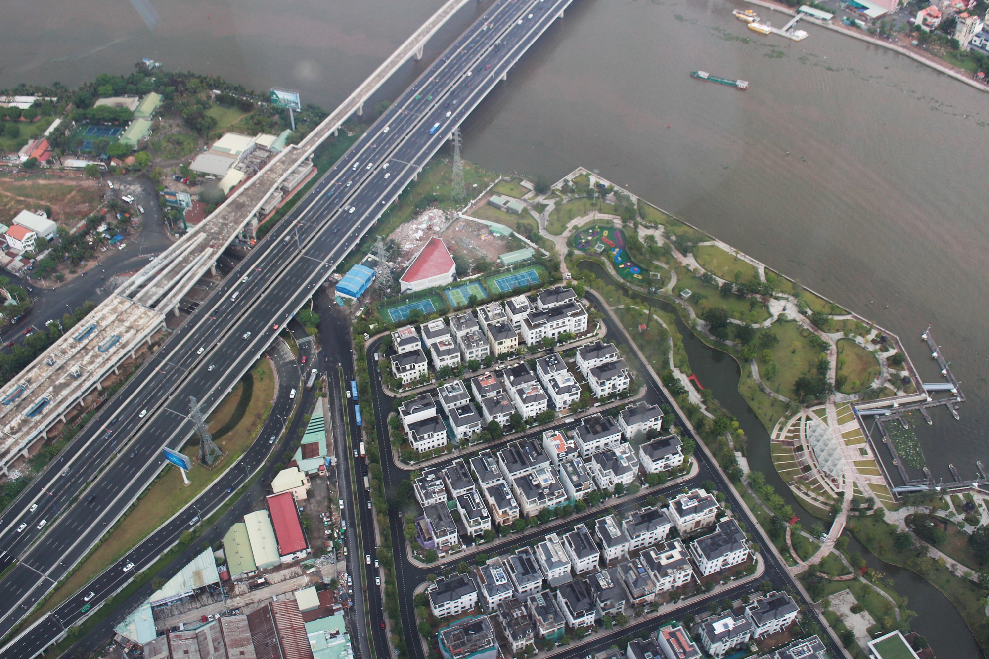 4 hướng Sài Gòn nhìn từ đỉnh Landmark 81 - toà nhà cao nhất Việt Nam - Ảnh 11. 4 hướng Sài Gòn nhìn từ đỉnh Landmark 81 - toà nhà cao nhất Việt Nam - Ảnh 11.