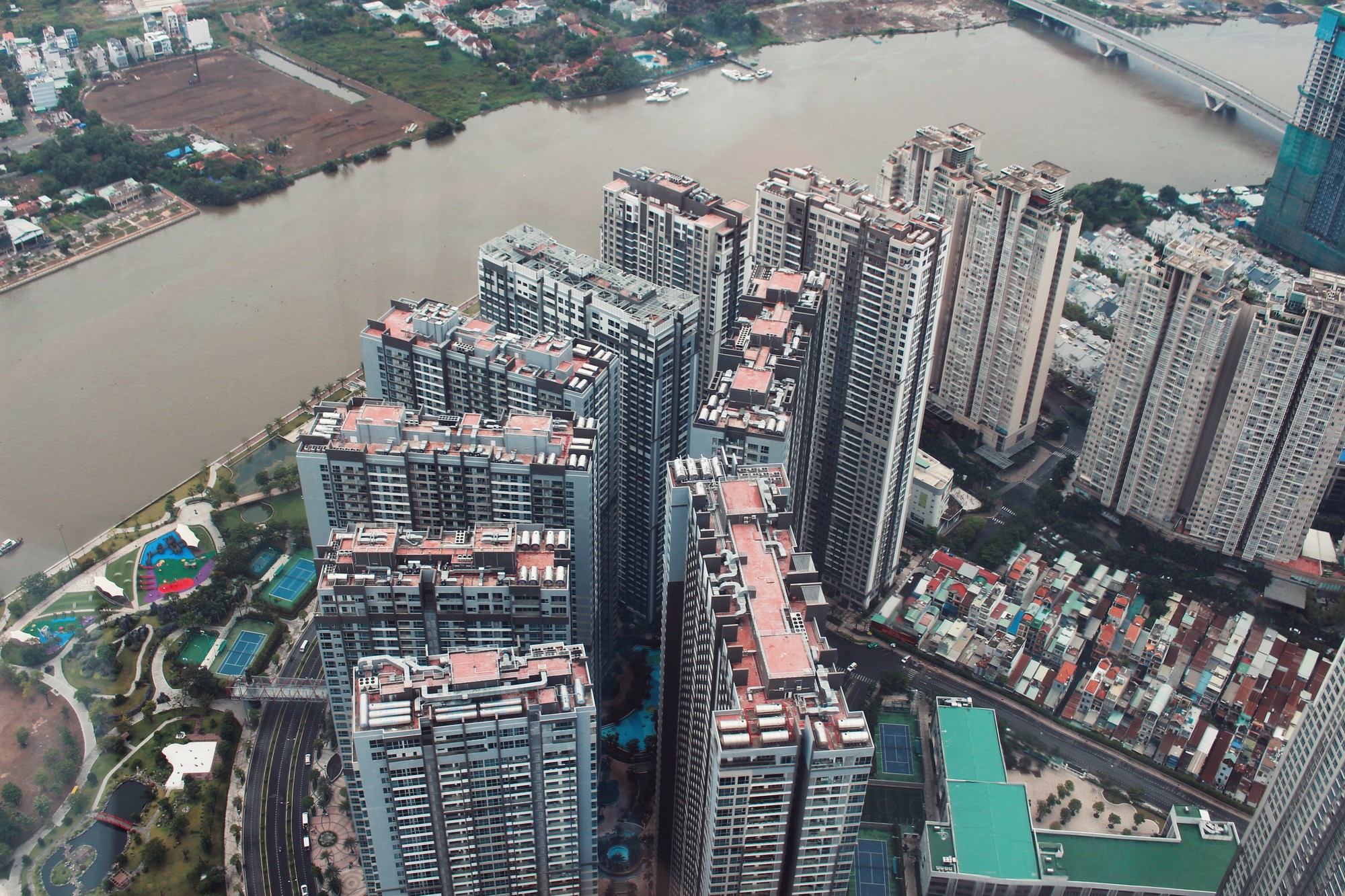 4 hướng Sài Gòn nhìn từ đỉnh Landmark 81 - toà nhà cao nhất Việt Nam - Ảnh 9. 4 hướng Sài Gòn nhìn từ đỉnh Landmark 81 - toà nhà cao nhất Việt Nam - Ảnh 9.