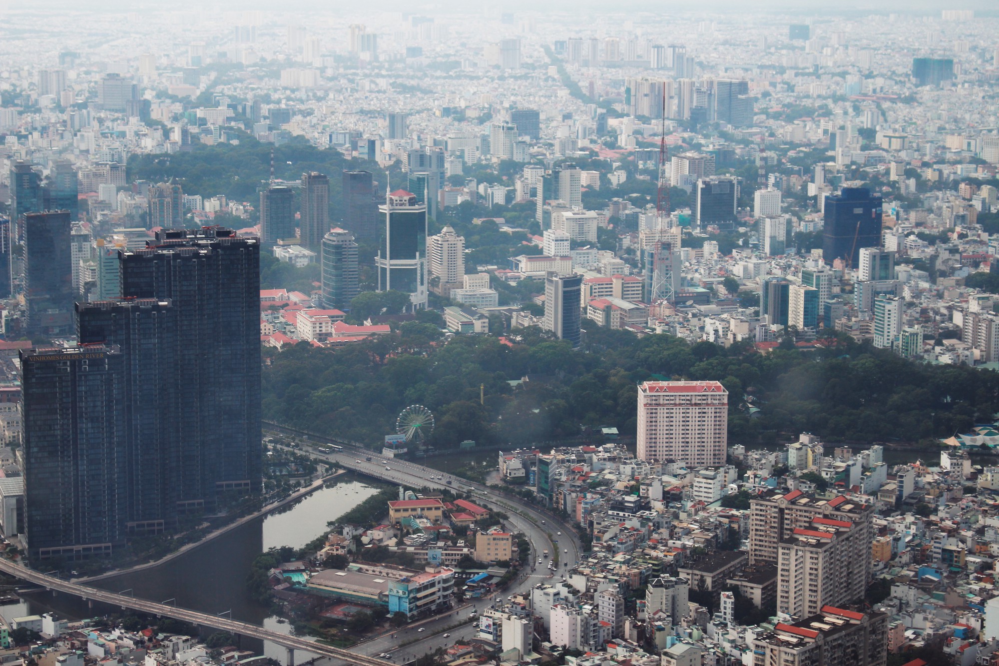 4 hướng Sài Gòn nhìn từ đỉnh Landmark 81 - toà nhà cao nhất Việt Nam - Ảnh 3. 4 hướng Sài Gòn nhìn từ đỉnh Landmark 81 - toà nhà cao nhất Việt Nam - Ảnh 3.