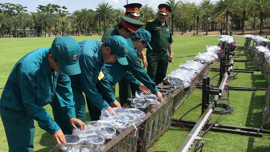 Cận cảnh trận địa pháo hoa ở TP HCM trước giờ khai hỏa - Ảnh 2. Cận cảnh trận địa pháo hoa ở TP HCM trước giờ khai hỏa - Ảnh 2.