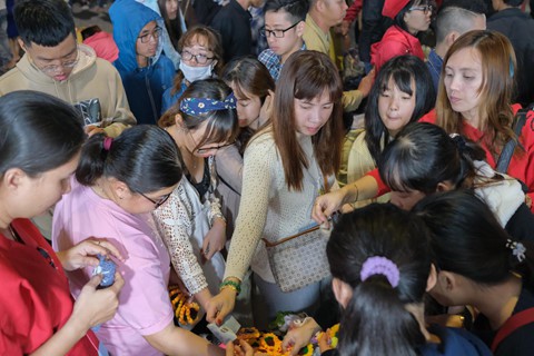Cảnh người ngắm người ở các điểm đến nổi tiếng của Đà Lạt - Ảnh 9. Cảnh người ngắm người ở các điểm đến nổi tiếng của Đà Lạt - Ảnh 9.