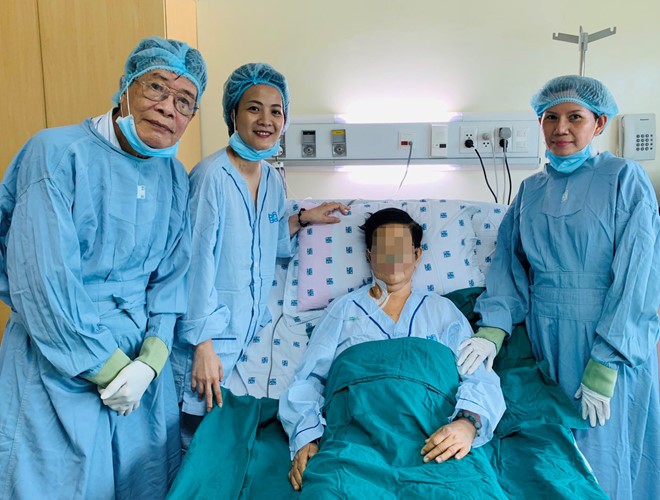 Hiến nửa lá gan cứu cha mẹ thoát khỏi bệnh ung thư gan - Ảnh 1. Hiến nửa lá gan cứu cha mẹ thoát khỏi bệnh ung thư gan - Ảnh 1.