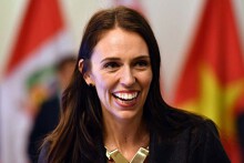 Thủ tướng New Zealand trả hóa đơn siêu thị cho bà mẹ quên ví