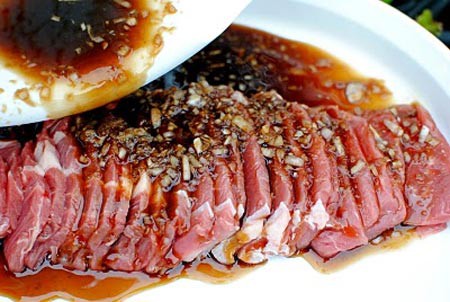 Tối nay ăn gì: Trổ tài nấu bún thịt nướng, salad Nga chiêu đãi cả nhà tối đầu tuần - Ảnh 2. Tối nay ăn gì: Trổ tài nấu bún thịt nướng, salad Nga chiêu đãi cả nhà tối đầu tuần - Ảnh 2.