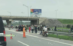 Hà Nội: 3 người thương vong khi va chạm với xe tải