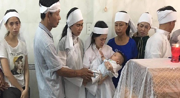 Đâm chết người vì bị nhắc vượt đèn đỏ, thiếu niên côn đồ có thể bị tù chung thân - Ảnh 2. Đâm chết người vì bị nhắc vượt đèn đỏ, thiếu niên côn đồ có thể bị tù chung thân - Ảnh 2.
