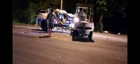 Ô tô 7 chỗ tông xe chở rau, 3 người tử vong - Ảnh 2. Ô tô 7 chỗ tông xe chở rau, 3 người tử vong - Ảnh 2.