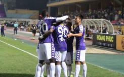 Vùi dập SLNA 4 bàn không gỡ, Hà Nội FC trở lại ngôi đầu