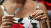 Điều gì xảy ra khi phụ nữ tiêm hormone nam