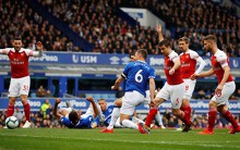 Thi đấu bế tắc, Arsenal phơi áo trước Everton với tỉ số tối thiểu