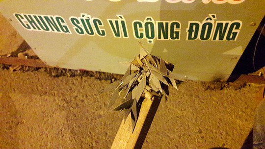 Cận cảnh đánh sập bẫy của đinh tặc trên Quốc lộ 51 - Ảnh 7. Cận cảnh đánh sập bẫy của đinh tặc trên Quốc lộ 51 - Ảnh 7.