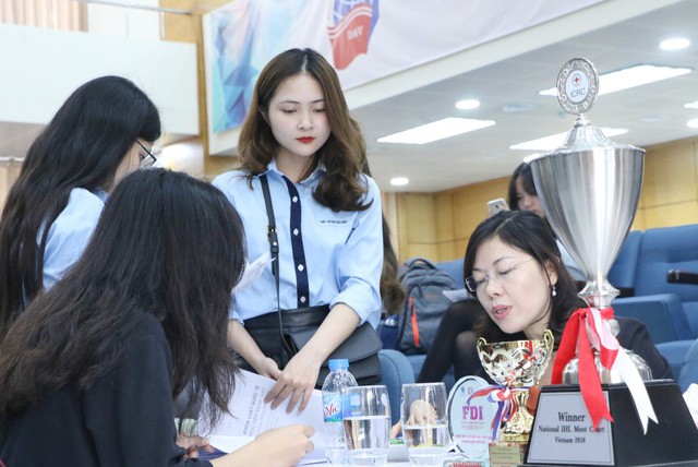 Thông tin tuyển sinh 2019 (7/4): Qui định tuyển thẳng trường công an, tốt nghiệp Học viện Ngoại giao có dễ xin việc? - Ảnh 2.