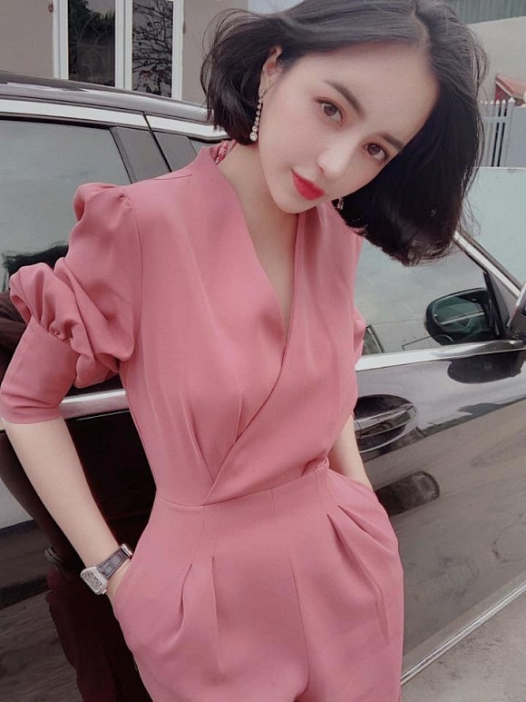 Bất ngờ với hành trình lột xác, vịt hóa thiên nga của hot girl Trang Anna - Ảnh 2. Bất ngờ với hành trình lột xác, vịt hóa thiên nga của hot girl Trang Anna - Ảnh 2.
