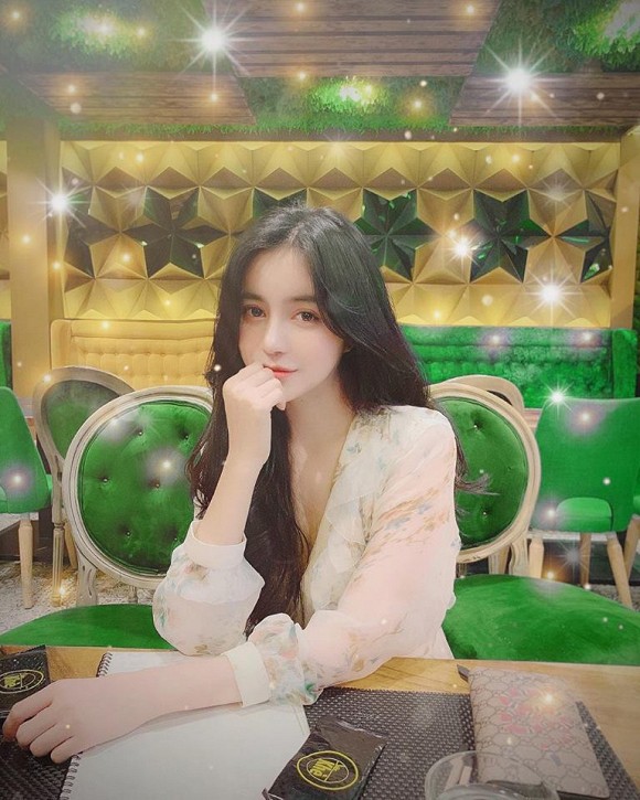 Bất ngờ với hành trình lột xác, vịt hóa thiên nga của hot girl Trang Anna - Ảnh 4. Bất ngờ với hành trình lột xác, vịt hóa thiên nga của hot girl Trang Anna - Ảnh 4.