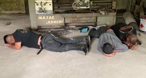 Cựu đặc công đánh bầm dập nhóm đòi nợ thuê: Có phải là phòng vệ chính đáng? - Ảnh 1. Cựu đặc công đánh bầm dập nhóm đòi nợ thuê: Có phải là phòng vệ chính đáng? - Ảnh 1.