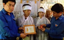 Truy tặng huy hiệu 'Tuổi trẻ dũng cảm' cho thanh niên quên mình cứu 2 nữ sinh đuối nước