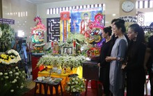 NSND Hồng Vân, Hồng Tơ nghẹn ngào, Trịnh Kim Chi bật khóc đến viếng Anh Vũ