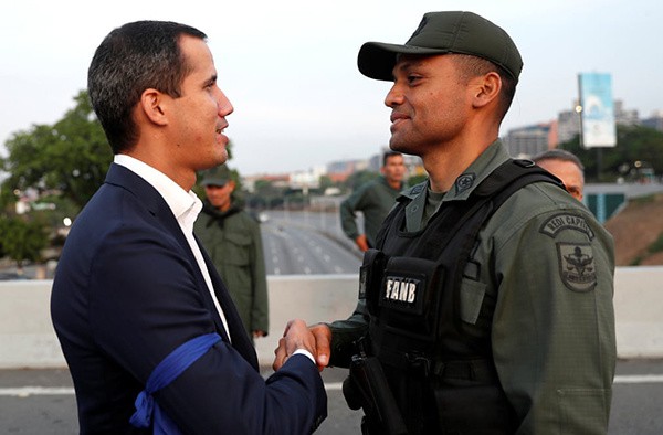 Đảo chính ở Venezuela, Mỹ nói Nga ngăn Maduro rời đất nước đến Cuba - Ảnh 3. Đảo chính ở Venezuela, Mỹ nói Nga ngăn Maduro rời đất nước đến Cuba - Ảnh 3.