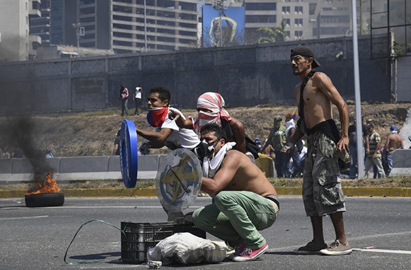 Đảo chính ở Venezuela, Mỹ nói Nga ngăn Maduro rời đất nước đến Cuba  - Ảnh 6.
