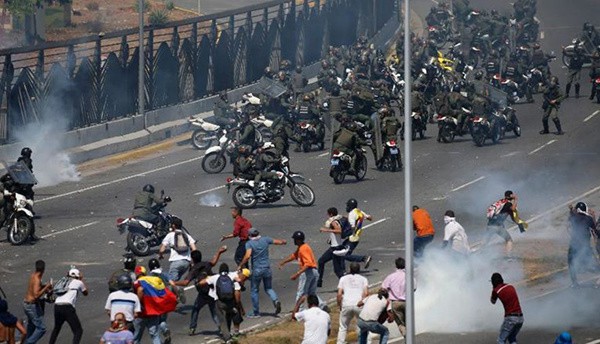 Đảo chính ở Venezuela, Mỹ nói Nga ngăn Maduro rời đất nước đến Cuba  - Ảnh 8.
