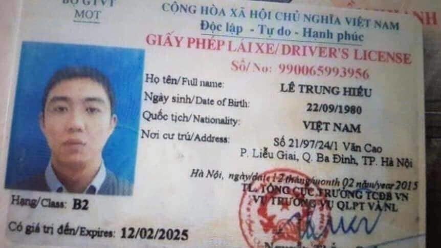 Tông chết 2 người ở hầm Kim Liên, tài xế Mercedes lòng vòng tìm biển bị rơi - Ảnh 1.